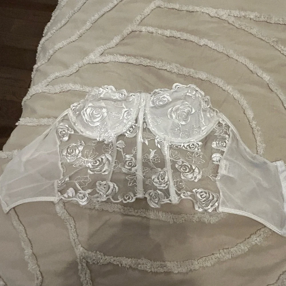 Fashion Nova White Floral Lace Corset - Picture 5 of 5